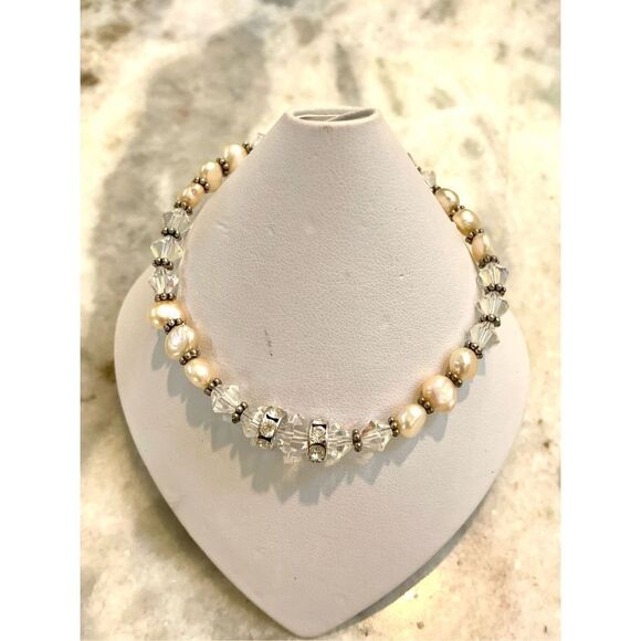 Handmade Jewelry - Pearls and Austria Crystals Bracelet #handmade #valentine